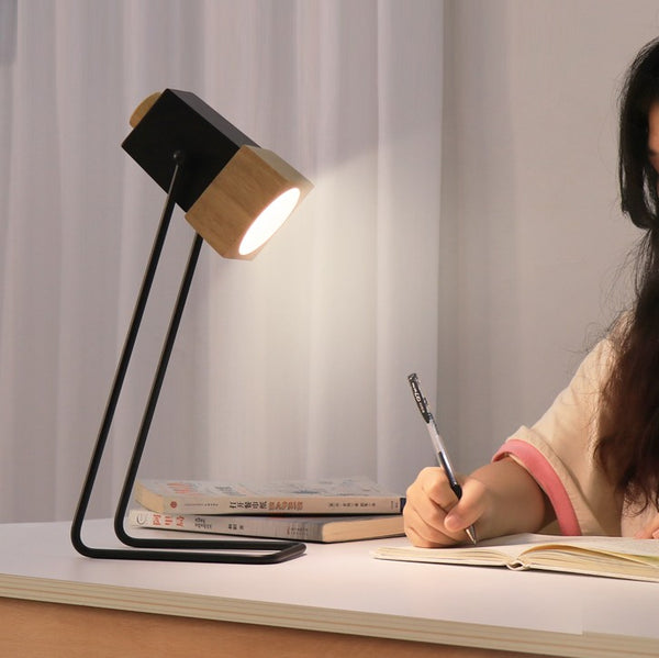 Lámpara de Escritorio LED con Protección Ocular y Atenuación Automática