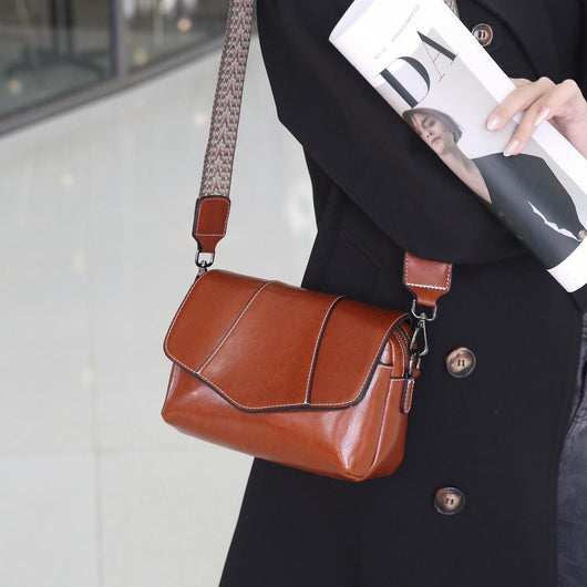 Bolso Crossbody de Cuero para Mujer con Cierre de Cremallera - Image 16