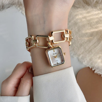 Reloj Cuadrado Elegante para Mujer con Dije y Pulsera Decorativa - Image 18