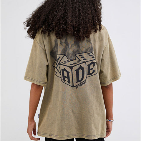 Camiseta Hombre Retro Street Dados en Llamas Desteñida Estampada - Image 7