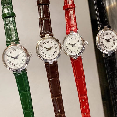 Reloj de Cuarzo con Correa de Acero y Esfera Romana Pequeña en Cuero - Image 12