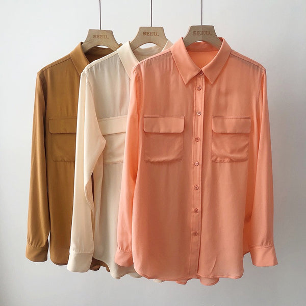 Blusa de Seda con Cuello Cuadrado y Bolsillos