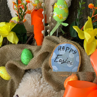 Guirnalda Decorativa Pascual con Conejos, Zanahorias y Huevos - Image 9
