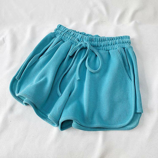 Shorts Deportivos de Pierna Ancha con Ajuste Versátil - Image 3