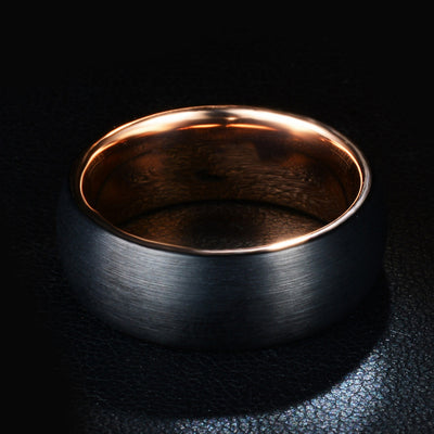 Anillo de Acero Inoxidable Negro para Hombre con Detalles en Oro Rosado - 8mm - Image 3