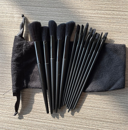 Set de 13 Brochas de Maquillaje Flor Púrpura con Cerdas Suaves - Image 15