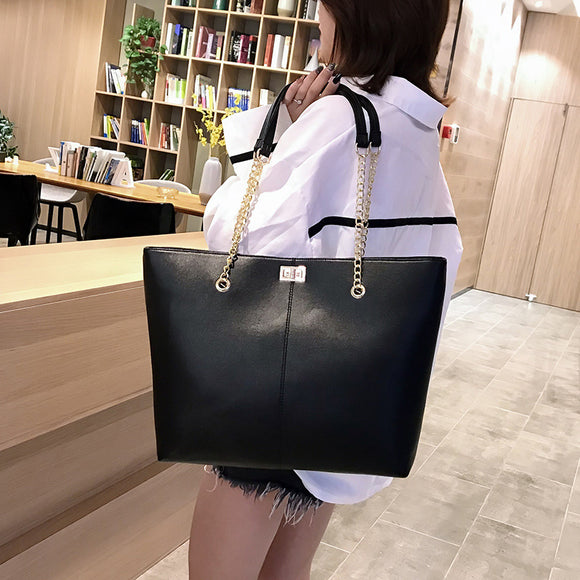 Bolso de Hombro con Cadena Elegante