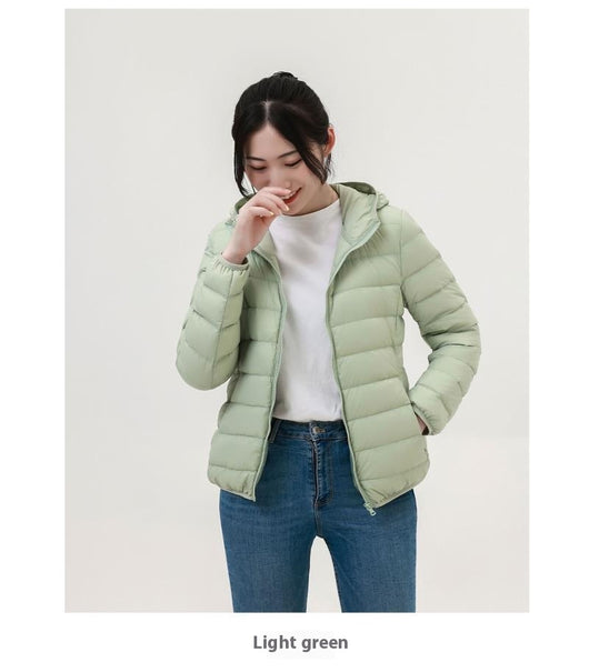 Chaqueta Corta Acolchada de Plumón para Mujer con Capucha y Cuello Alto - Image 20