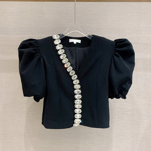 Blusa Corta con Diseño de Cuentas Decorativas