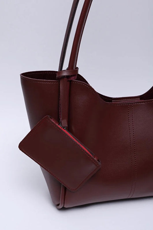 Bolso Burgundy SHK108 de Cuero Sintético para Mujer con Billetera y Neceser - Image 4
