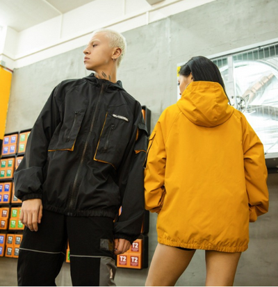 Chaqueta Cortavientos con Capucha y Bolsillos de Herramientas