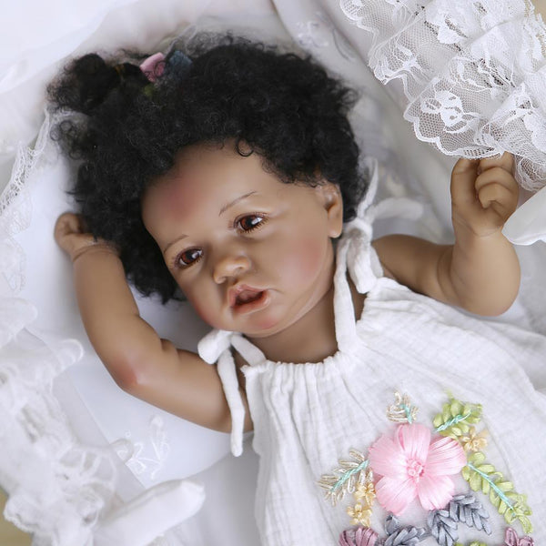 Muñeca Bebé Reborn Realista con Simulación de Vida - Image 10