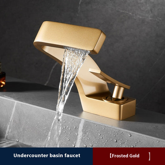 Grifo de Lujo Dorado con Cascada para Lavamanos - Agua Fría y Caliente - Image 5