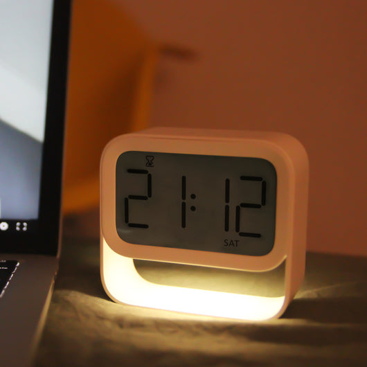 Reloj Despertador con Luz Nocturna LED Recargable para Mesita de Noche - Image 4