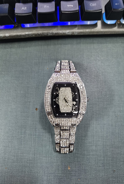 Reloj de Cuarzo Hip Hop Diseño Minimalista con Diamantes a Juego - Image 17