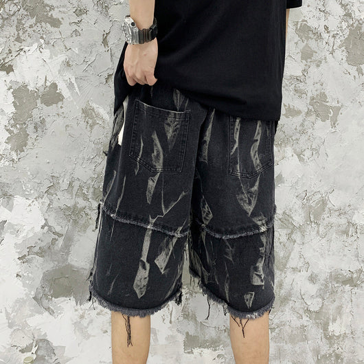 Shorts de Mezclilla Oscura con Estampado Tie-Dye y Bordes Deshilachados - Image 13