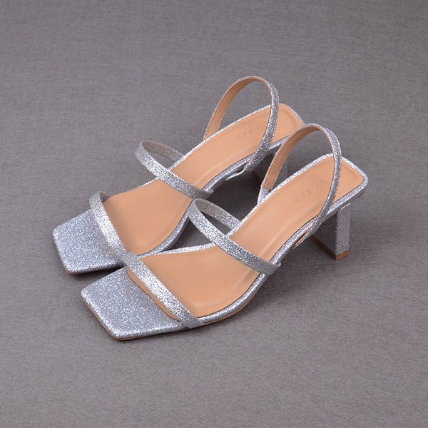 Sandalias de Tacón Cuadrado en Cuero con Diseño Minimalista