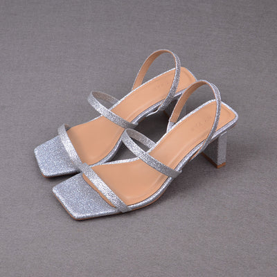 Sandalias de Tacón Cuadrado en Cuero con Diseño Minimalista