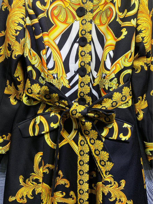 Gabardina Larga con Cinturón Estampado y Mangas Largas - Image 20