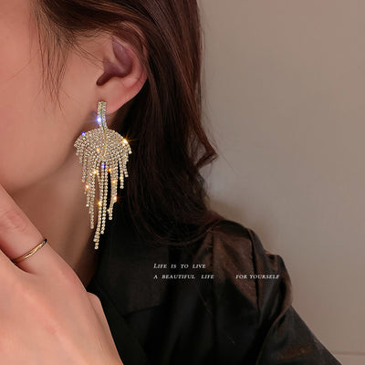 Aretes Colgantes Elegantes de Hoja y Borla con Cristales - Image 8