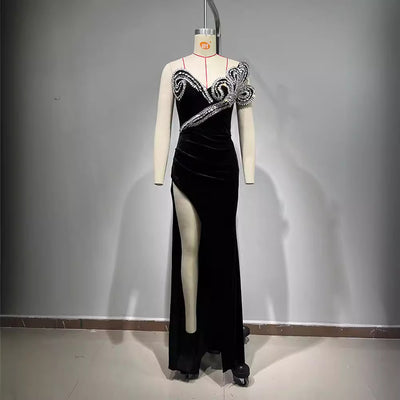 Vestido Elegante con Brillantes y Abertura Alta - Image 3