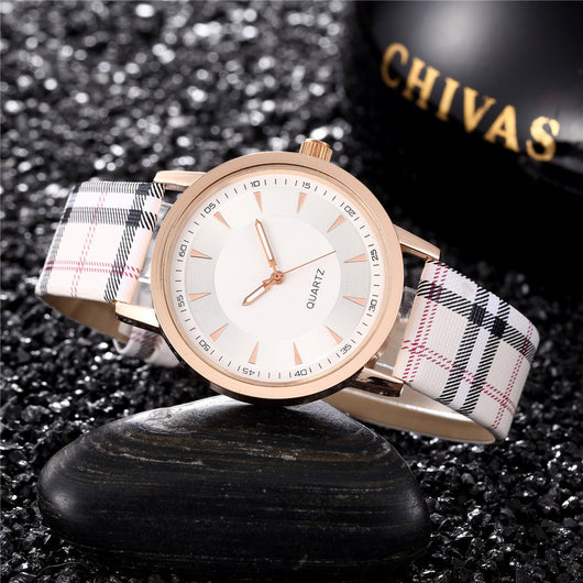 Reloj Pulsera Elegante para Mujer - Diseño Moderno y Versátil - Image 3