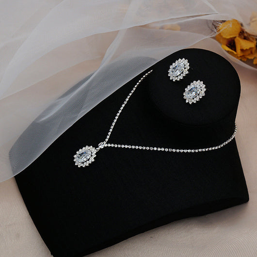Conjunto de Collar y Aretes con Cristales de Agua Brillante y Circonitas - Image 9
