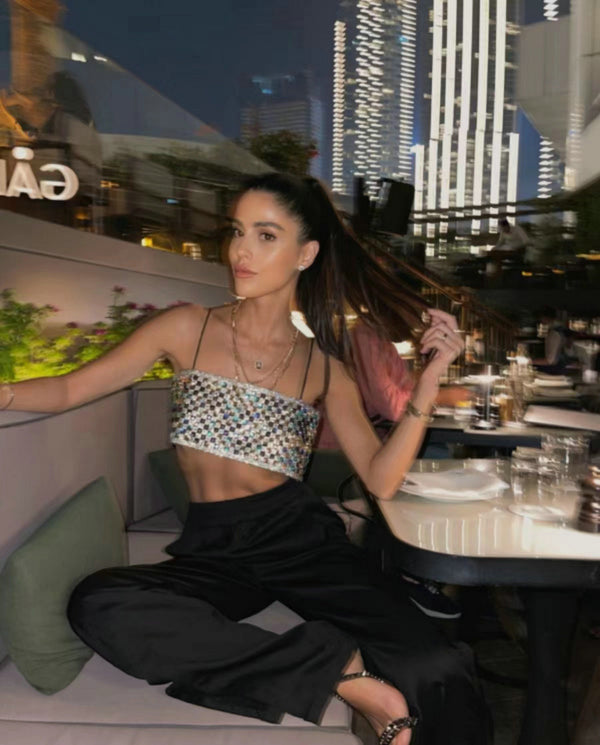 Top Tipo Bikini con Cadena de Diamantes y Lámina Metálica