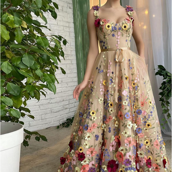 Vestido de Fiesta con Flores 3D - Escote Corazón Exquisito