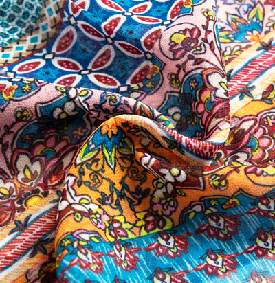 Vestido de Fiesta con Cintura Marcada y Estampado Navideño - Image 15