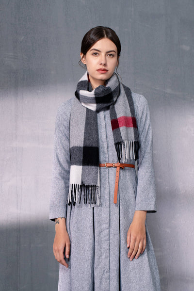 Bufanda de Lana Pura Cuadros para Mujer - Cálida y Versátil - Image 5