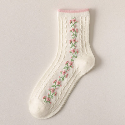 Calcetines Japoneses con Diseño Floral Kawaii para Mujer - Image 4