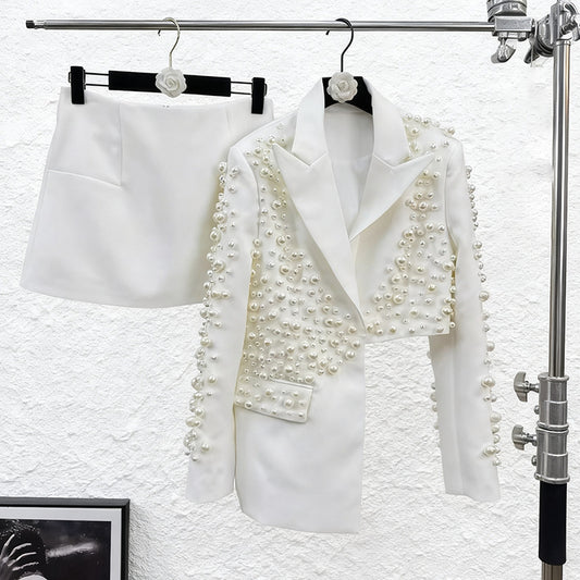 Conjunto Elegante de Blazer y Falda con Detalles Beige Bordados - Image 2