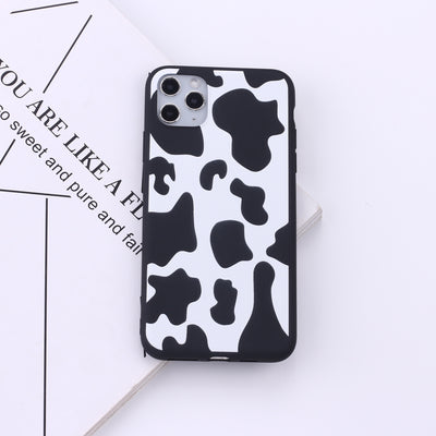 Funda Protectora Celular con Diseño de Manchas de Vaca - Image 13