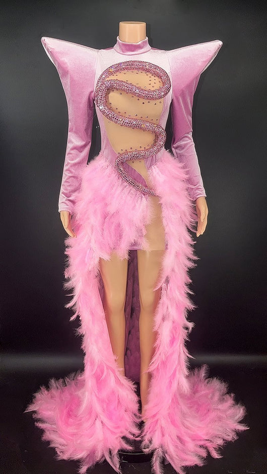 Vestido de Fiesta con Plumas y Cristales para Escenario - Image 10