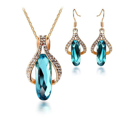 Conjunto de Aretes y Dije de Diamantes Chapados en Oro - Image 5