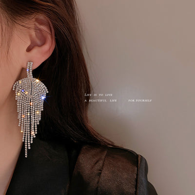 Aretes Colgantes Elegantes de Hoja y Borla con Cristales - Image 9
