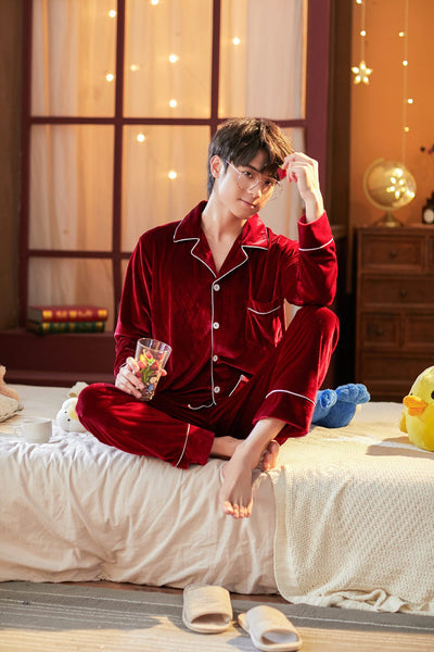 Pijama de Pareja en Terciopelo Dorado con Manga Larga - Image 24