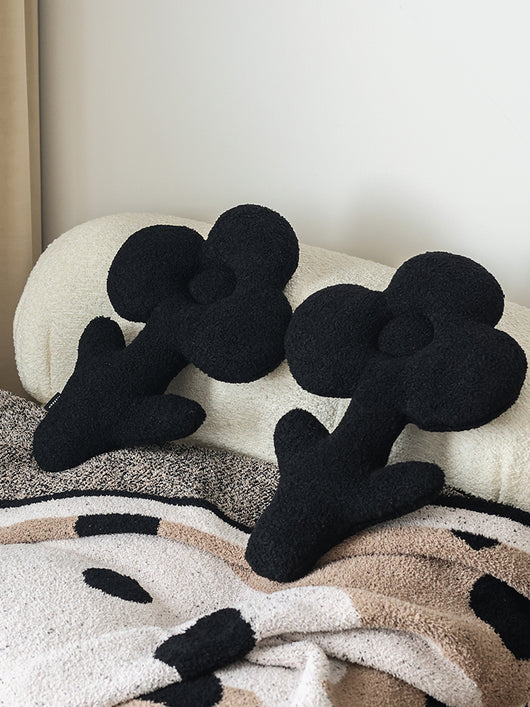 Almohada Decorativa Oso Peluche Negro con Flor para Sofá y Cama - Image 8