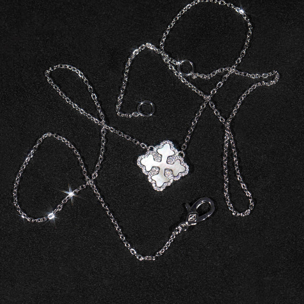 Collar de Plata S925 Diseño Flor de Trébol Fritilaria