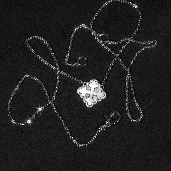 Collar de Plata S925 Diseño Flor de Trébol Fritilaria