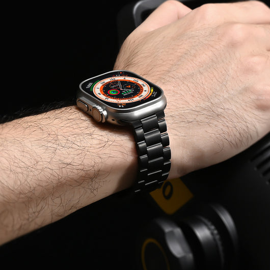 Correa de Titanio Tres Eslabones para Apple Watch S10 - Image 13