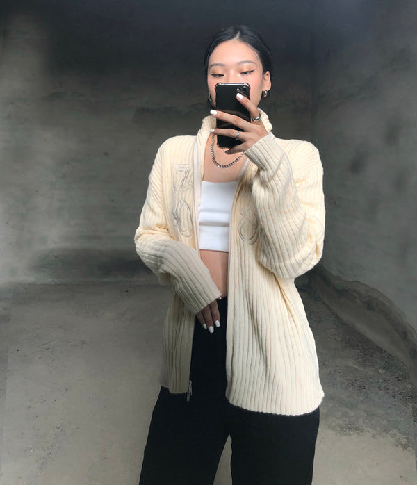 Cardigan Tejido Damasco con Bordado Artesanal