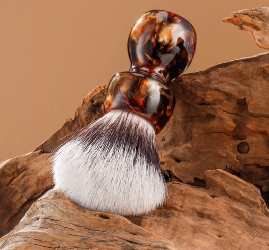 Brocha de Afeitado Manual Amber - Sintética Premium para Hombre - Image 4