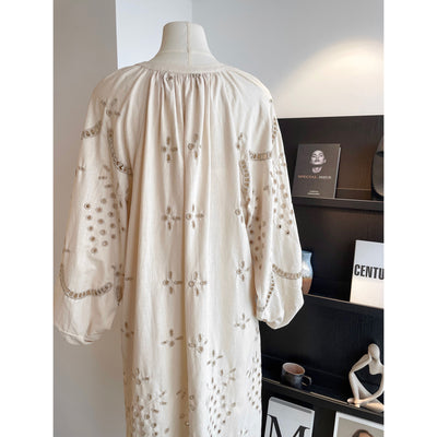 Vestido Maxi Boho Étnico de Lino con Bordados, Escote V Blanco - Image 6