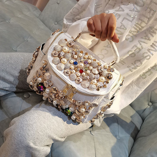 Bolso de Hombro Elegante con Remaches y Cristales Brillantes - Image 11