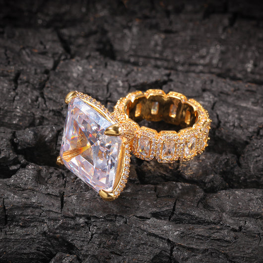 Anillo de Lujo Hip Hop Chapado en Oro con Zirconia Grande para Hombre - Image 4