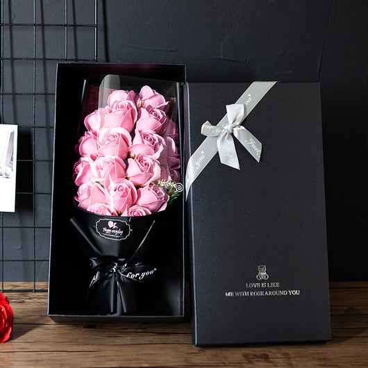 Ramo de 18 Rosas de Jabón en Caja de Regalo - Image 3