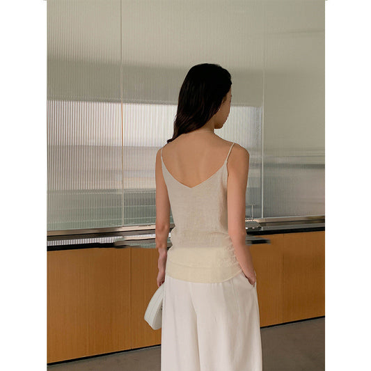 Blusa Tejida con Tirantes Finos de Encaje y Escote V - Image 2