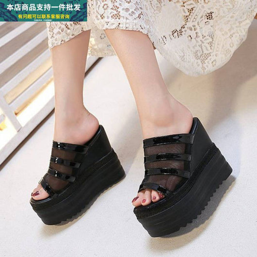 Sandalias Plataforma con Tacón Cuña y Detalles de Strass - Image 8